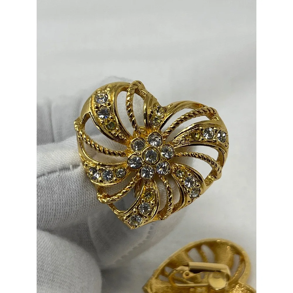 Avon Romantic Trellis Heart Clip On Earrings Gold Tone Rhinestone Swirl Vintage